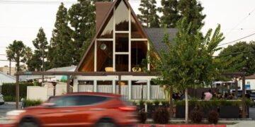 A modern Mexican supernova becomes the neighborhood restaurant L.A. needs