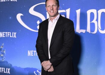 Paramount stands by bid for Warner Bros. Discovery