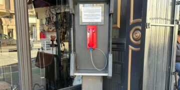 Can Bay Area liberals connect with conservative Texans? What a viral phone booth proved