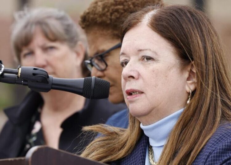 L.A. violated open meeting law with plan to clear homeless encampments, judge rules