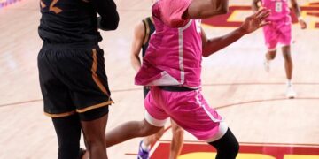 Alijah Arenas’ debut spoiled by USC’s loss to Northwestern