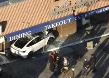 Tesla smashes into Granada Hills restaurant at lunchtime