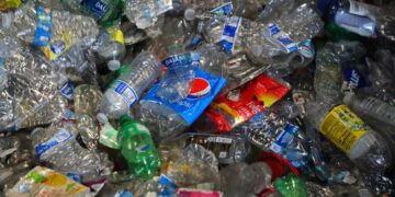 With a nudge from industry, Congress takes aim at California recycling laws