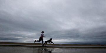 Health officials urge beachgoers to avoid ocean water at L.A. County beaches after rain