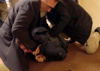 Man arrested after spraying unknown substance on Rep. Ilhan Omar at Minneapolis town hall