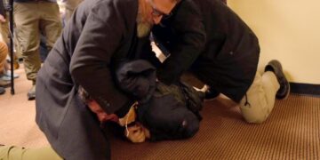 Man arrested after spraying unknown substance on Rep. Ilhan Omar at Minneapolis town hall