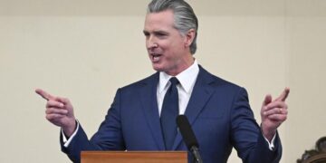 Newsom offers a sunny view of California to combat Trump’s darkness