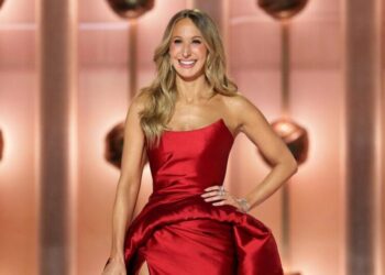 Golden Globes host Nikki Glaser and stars allude to outside world, but stay focused on awards