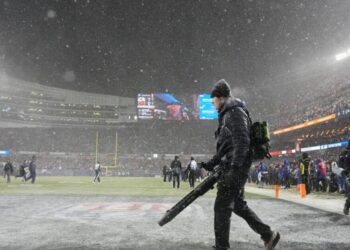 100 vehicles pile up in Michigan crash as snowstorm moves across the country