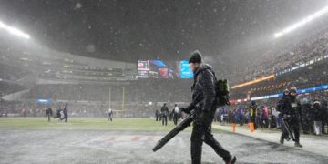 100 vehicles pile up in Michigan crash as snowstorm moves across the country