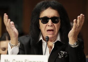 Radio should be required to pay performers for their music