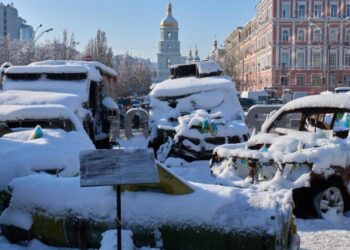 Ukrainian drone strikes cut power to hundreds of thousands in Russia-occupied southern Ukraine