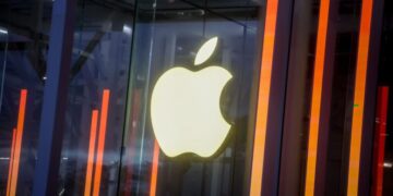 Apple and others hit by surging memory prices