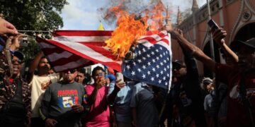 Around the world, U.S. attacks on Venezuela prompt praise, anger — and fear