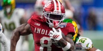 Top-seeded Indiana dominates Oregon to reach College Football Playoff championship