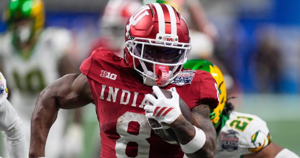 Top-seeded Indiana dominates Oregon to reach College Football Playoff championship