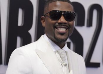Docs tell Ray J, facing possible heart failure, to stay in bed and skip the cocktails. It’s hard, he says