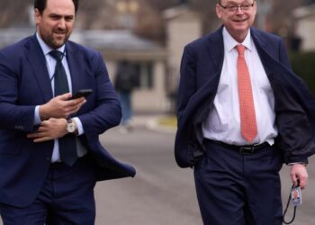 Trump says he wants to keep Hassett in White House, clouding Fed chair selection