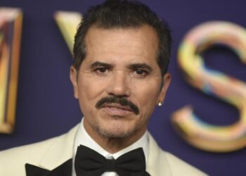 John Leguizamo wants nothing from ICE-supporting fans amid fatal crackdowns: ‘Unfollow me’