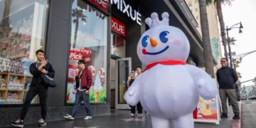 China’s boba behemoth lands in Hollywood