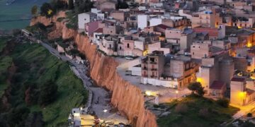 Huge landslide leaves Sicilian homes teetering on cliff edge as 1,500 people are evacuated
