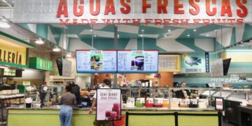 Vallarta Supermarkets opens first store outside California