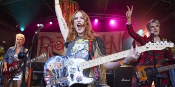 ‘Riot Women’ has a rockin’ time with middle-aged, menopausal women