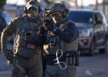 Feds face skeptical judge in lawsuit to overturn California’s ban on masked ICE agents