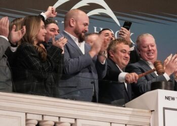 Wall Street sinks as Trump threatens European countries with tariffs over Greenland