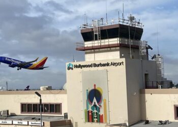 Hollywood Burbank Airport at risk of a midair collision, top U.S. transportation official says