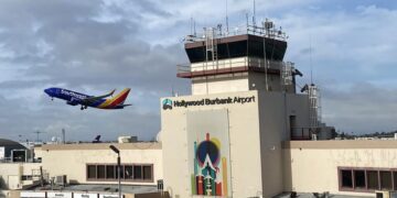 Hollywood Burbank Airport at risk of a midair collision, top U.S. transportation official says