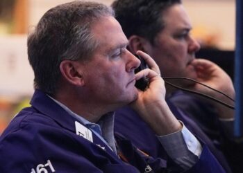 Wall Street gains ground as crude prices and oil company stocks rise after raid on Venezuela