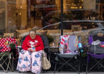 137th Rose Parade set to kick off in Pasadena. It’s likely to be soggy