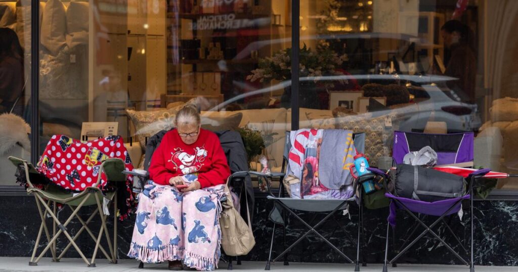 137th Rose Parade set to kick off in Pasadena. It’s likely to be soggy