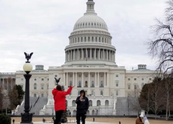 Lawmakers return to Washington facing Venezuela concerns, shutdown threat