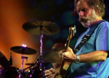 Bob Weir, founding member of the Grateful Dead, dies at 78