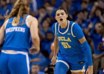 Lauren Betts leads No. 4 UCLA to dominant victory over No. 17 USC