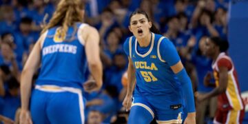 Lauren Betts leads No. 4 UCLA to dominant victory over No. 17 USC