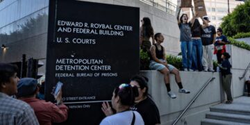 House Democrats challenge new Homeland Security order limiting lawmaker visits to immigration facilities