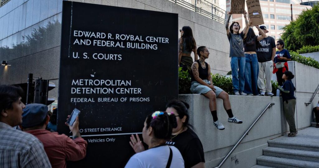 House Democrats challenge new Homeland Security order limiting lawmaker visits to immigration facilities