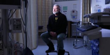 Healthcare cuts, ICE and AI: ‘The Pitt’s’ creator on telling authentic stories in Season 2