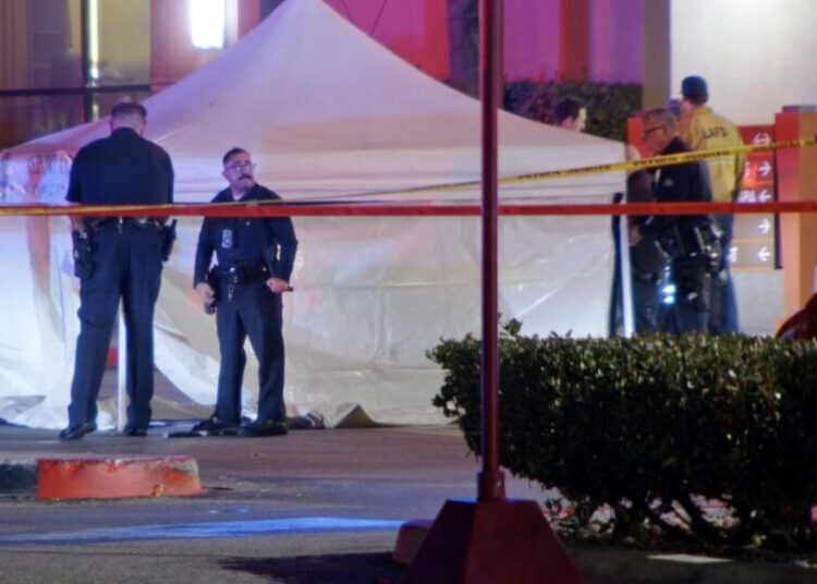 Man shot and killed by sheriff’s deputies near Michael’s store in West Hills