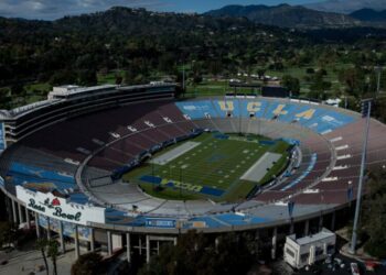 Emails reveal UCLA and SoFi Stadium discussed the Bruins leaving the Rose Bowl in 2024