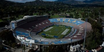 Emails reveal UCLA and SoFi Stadium discussed the Bruins leaving the Rose Bowl in 2024