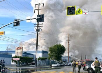 South El Monte residents ordered to shelter in place as warehouse buildings burn