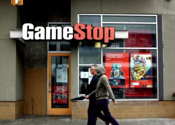 GameStop shutters stores across California