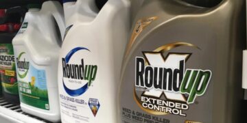 Supreme Court may block thousands of lawsuits over Monsanto’s weed killer