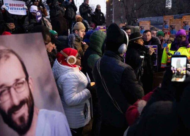 DOJ has opened a federal civil rights probe into the death of Alex Pretti, deputy attorney general says