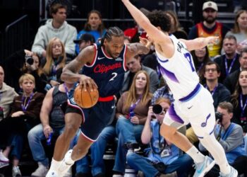 Kawhi Leonard joins elite Clippers’ club in win over Utah Jazz