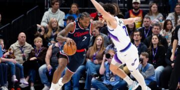 Kawhi Leonard joins elite Clippers’ club in win over Utah Jazz